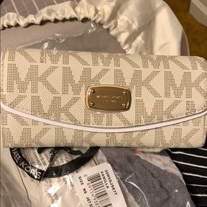 Michael kors vanilla jet set wallet